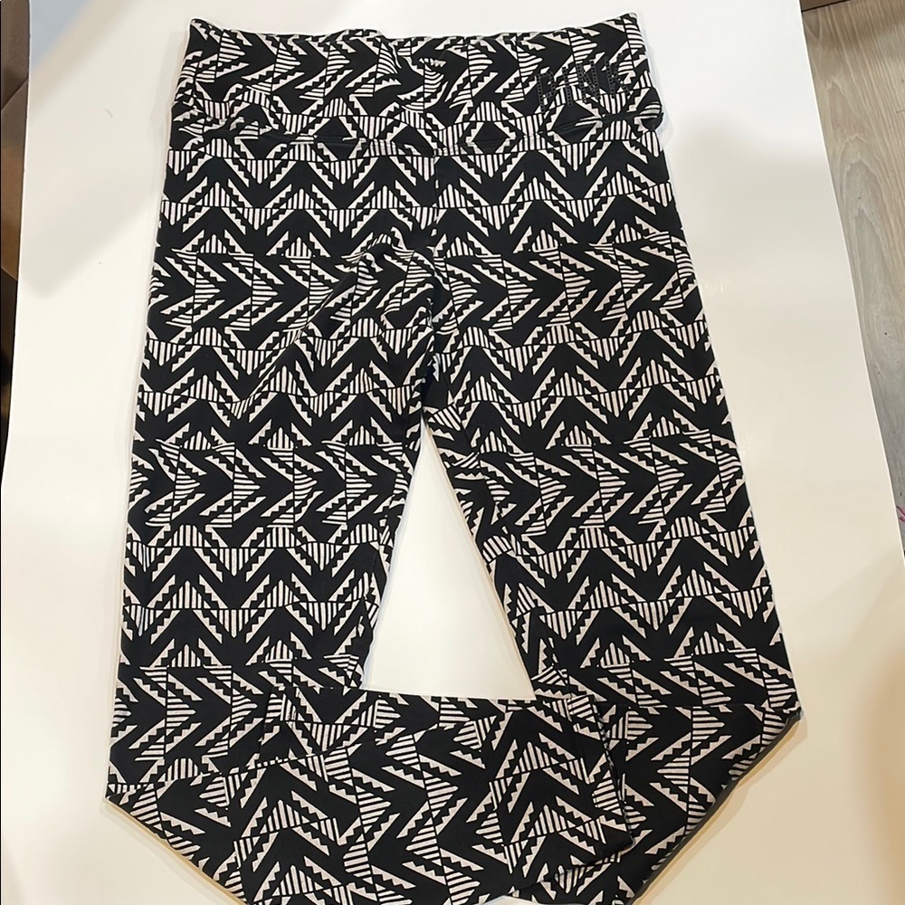 Black and White Patterned Leggings